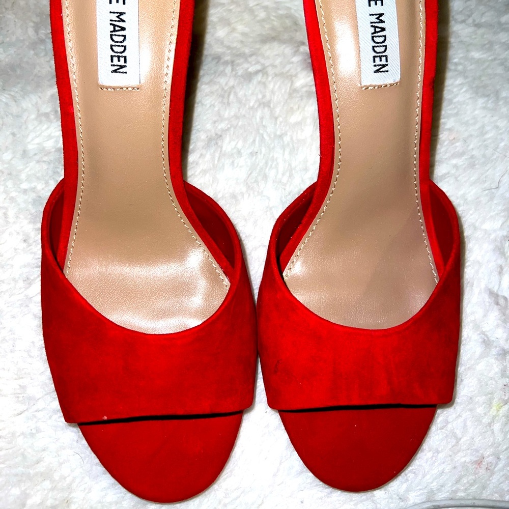 Red suede Steve Madden heel size 8